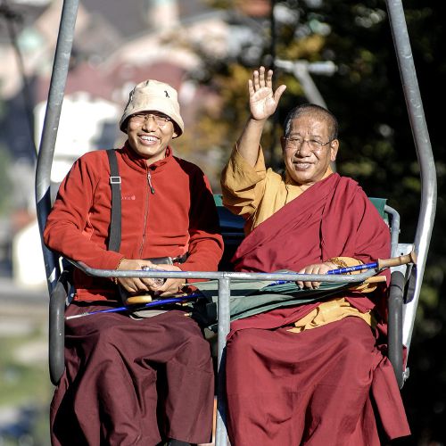 w1800 20061000 sherabgyaltsenrinpoche liftpc2681